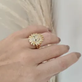 anel cravejado de leão