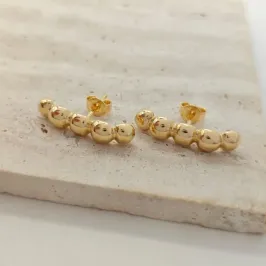 brinco ear hook bolinhas