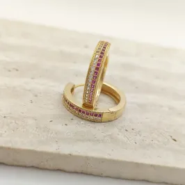 argola com pedra rosa e cristal