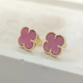 brinco trevo rosa