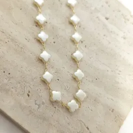 chocker trevo perola