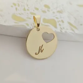 pingente medalha coração letra K