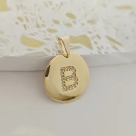 pingente redondo com zirconia letra B