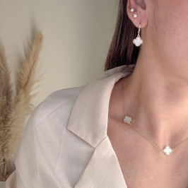 chocker trevo branco
