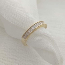 anel cravejado baguete