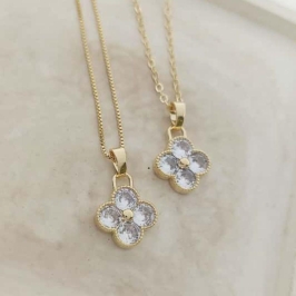 corrente trevo de pedra cristal