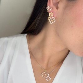 corrente trevo vazado de pedras