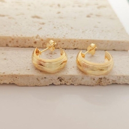 brinco meia argola texturizada