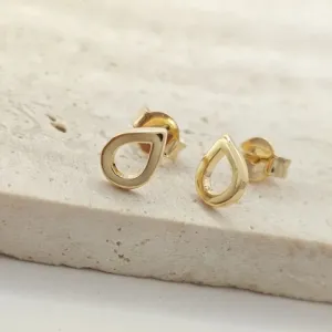 brinco gota vazado pequeno