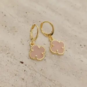 brinco trevo rosa