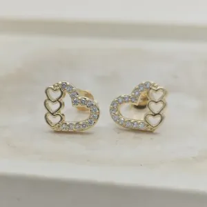 brinco coração vazado cravejado