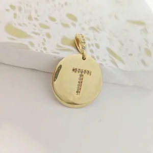 pingente redondo com zirconia letra T