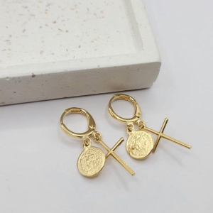 brinco pingente cruz - santo