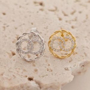 brinco redondo com zirconia