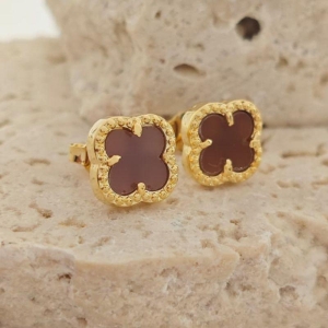 brinco trevo marrom 1cm