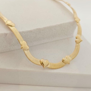 chocker de fita com coração