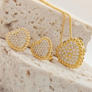 conjunto coração cravejado com bolinha