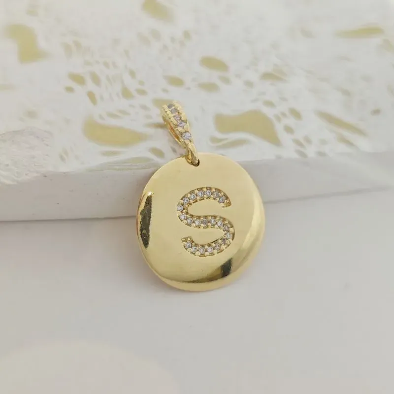 pingente redondo com zirconia letra S