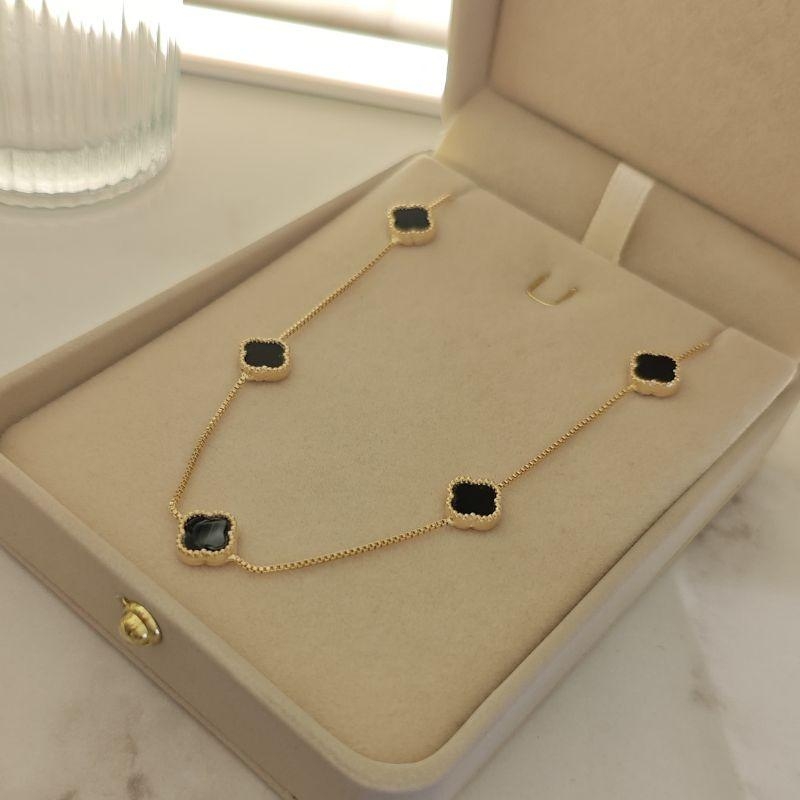chocker de trevo preto pequeno