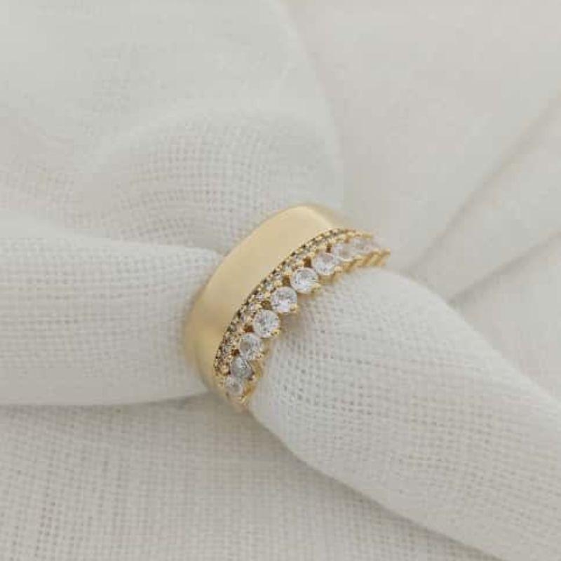 anel metade liso metade cravejado