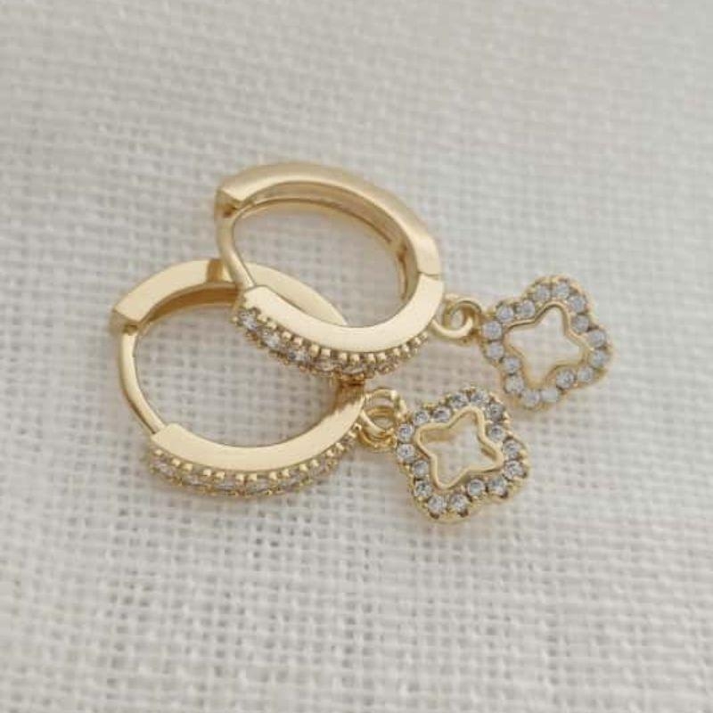 argolinha cravejada com trevo