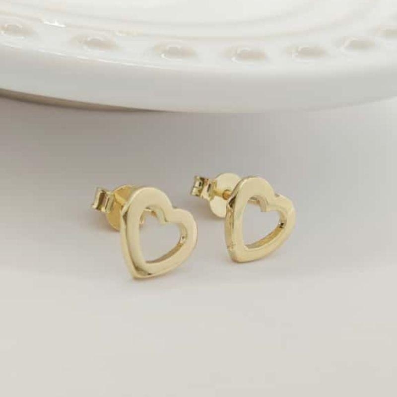 brinco coração vazado