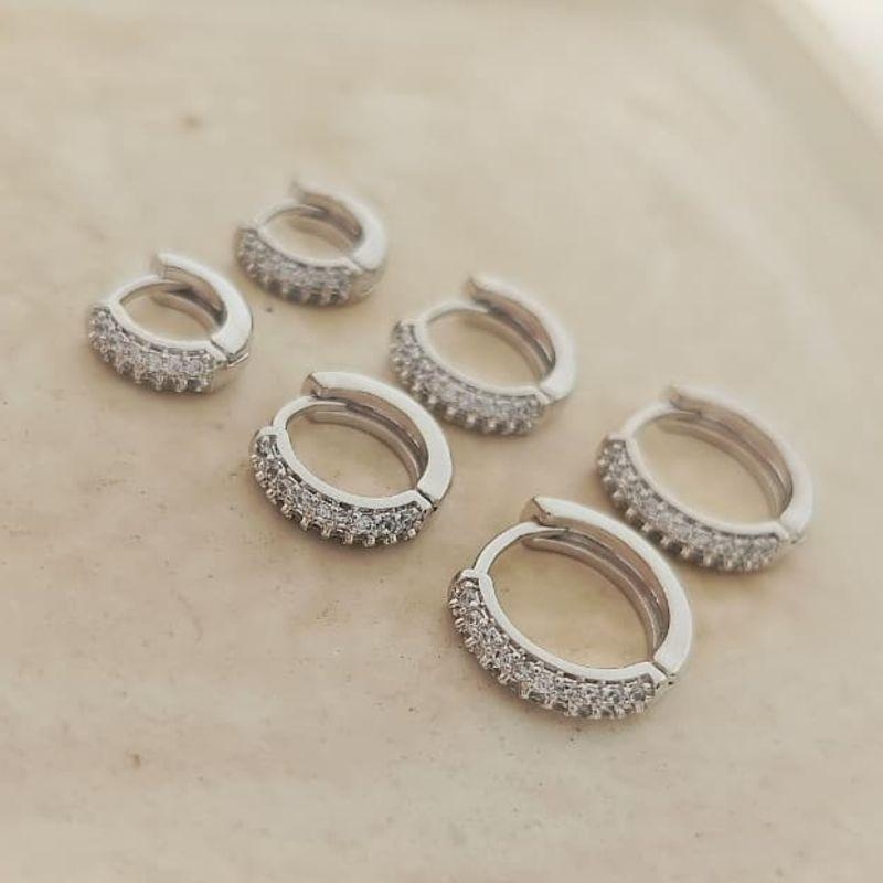 argolinha baloada cravejada G 1,3cm rhodio