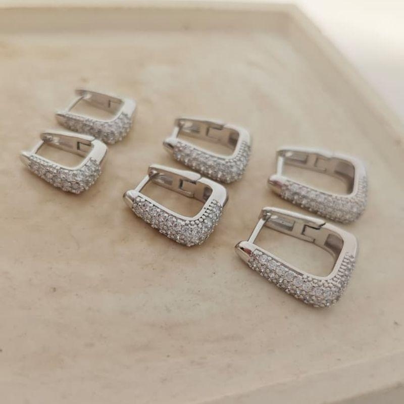 argolinha quadrada cravejada G 1,8cm rhodio