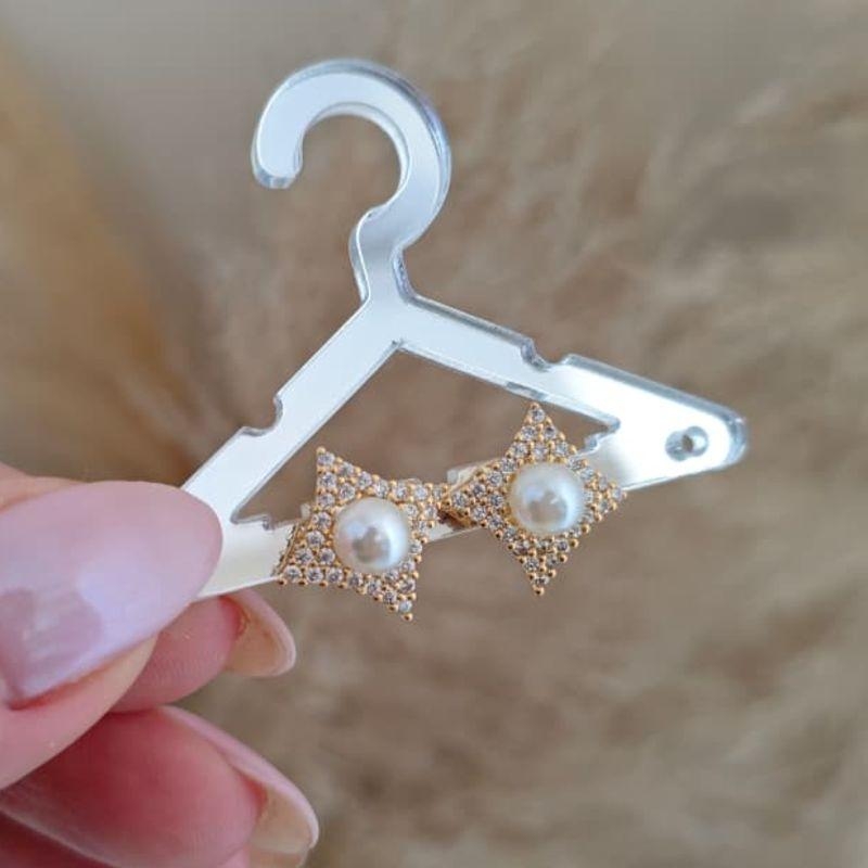 brinco base cravejada com pérola