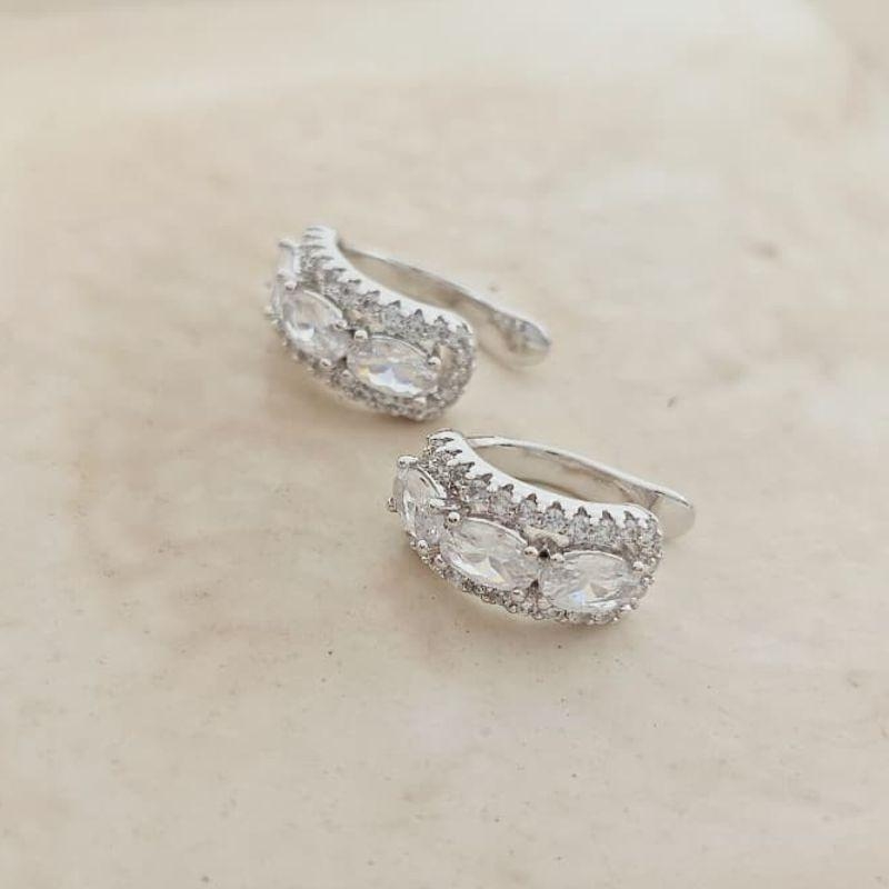 piercing cravejado rhodio