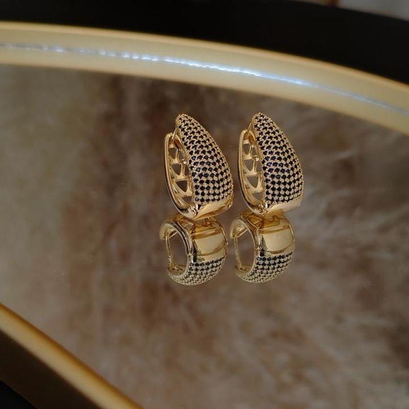 brinco argola zircônia azul