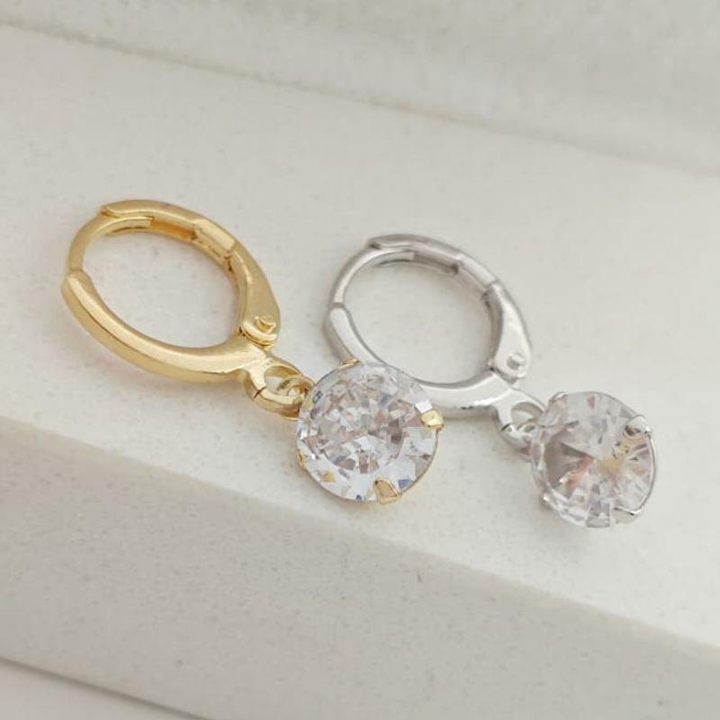 argolinha com pingente de pedra