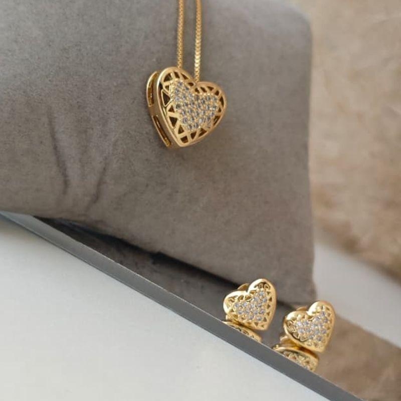 conjunto coração cravejado e detalhe