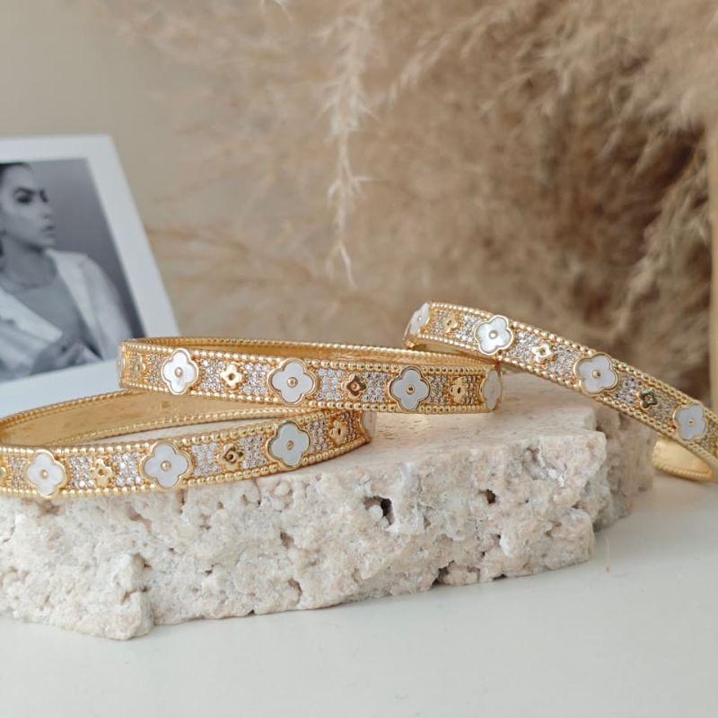 bracelete LV pedra branca