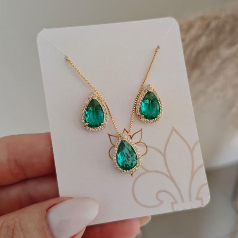 conjunto gota cravejada verde