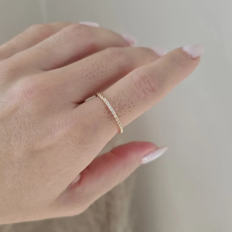 anel delicado com micro zircônia
