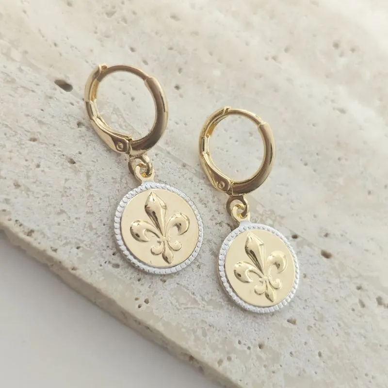 brinco argolinha flor de lótus com caneta rhodio