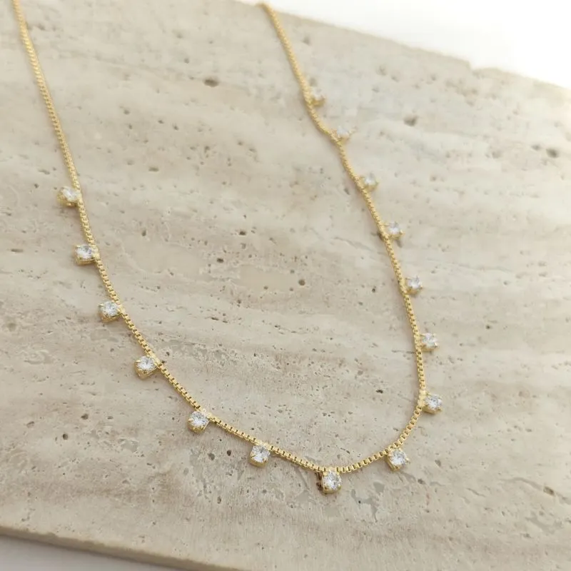 chocker de pedra delicada