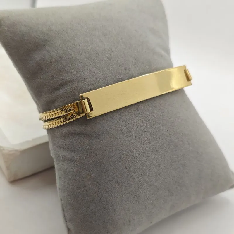 pulseira com plaquinha