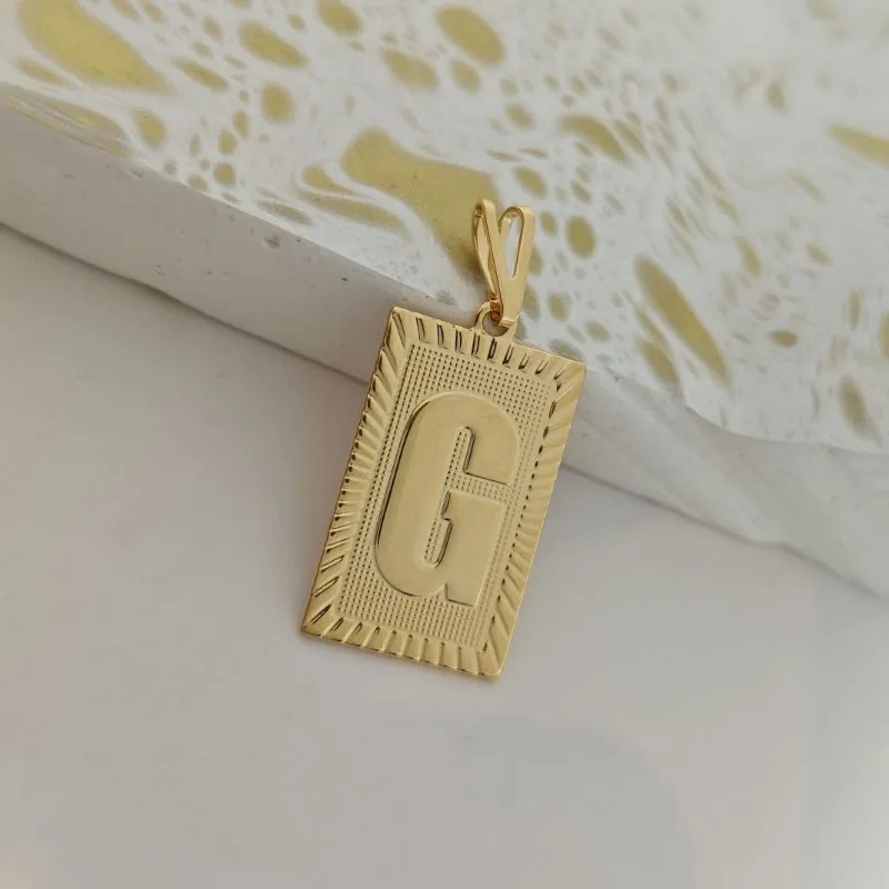 pingente de placa pequeno letra G