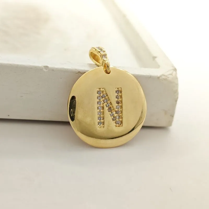 pingente redondo com zirconia letra N