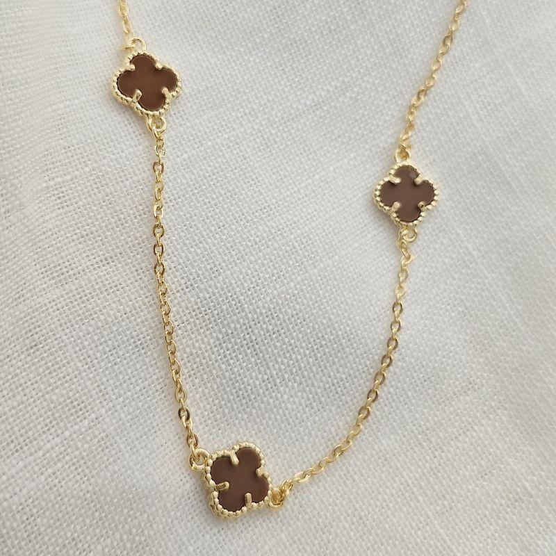 chocker trevo marrom P