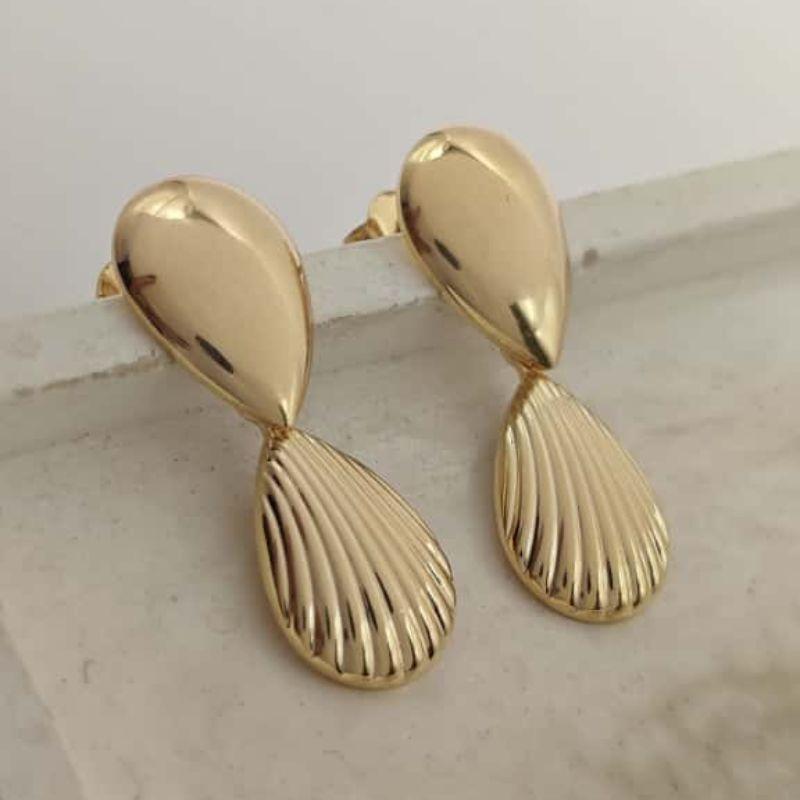 brinco de concha pendurada