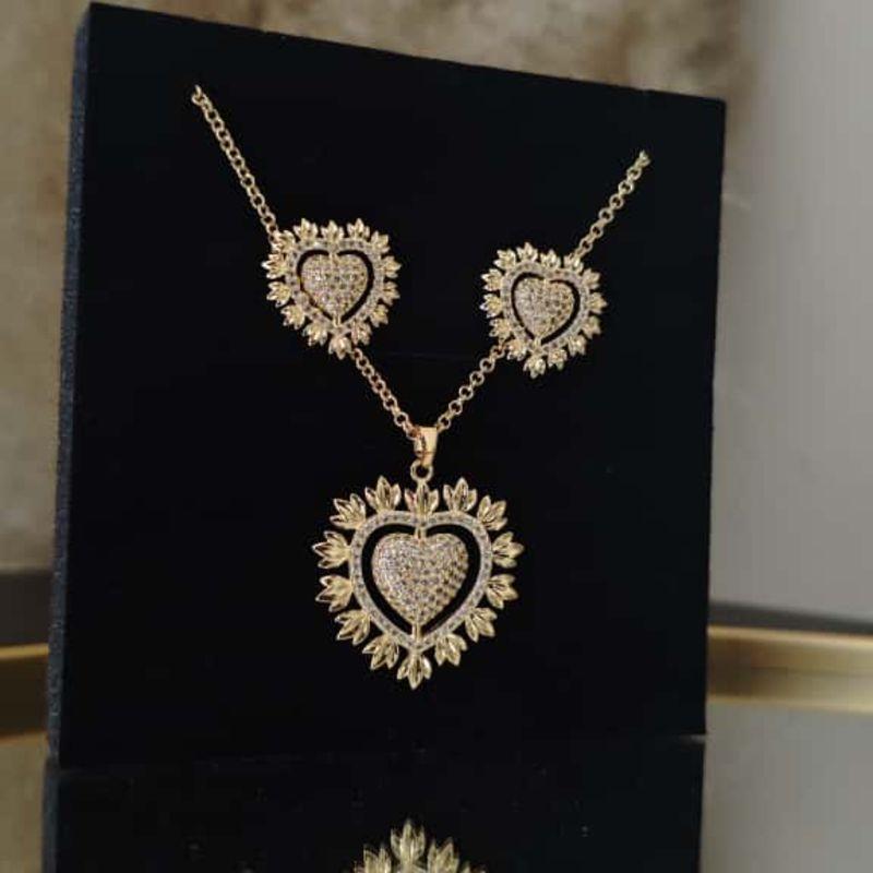 conjunto coração com pedras