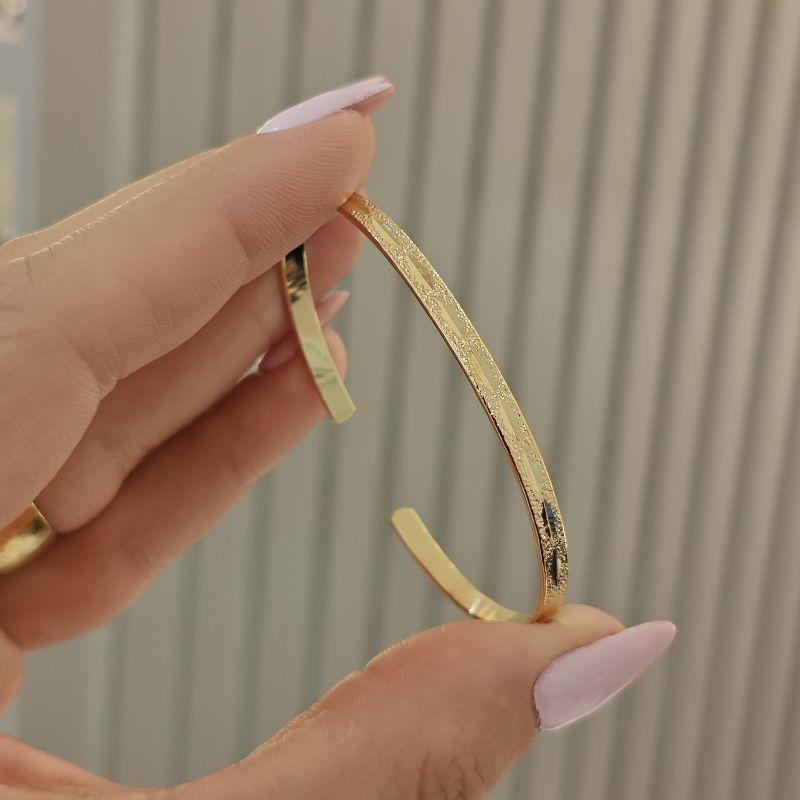 bracelete detalhe aspero