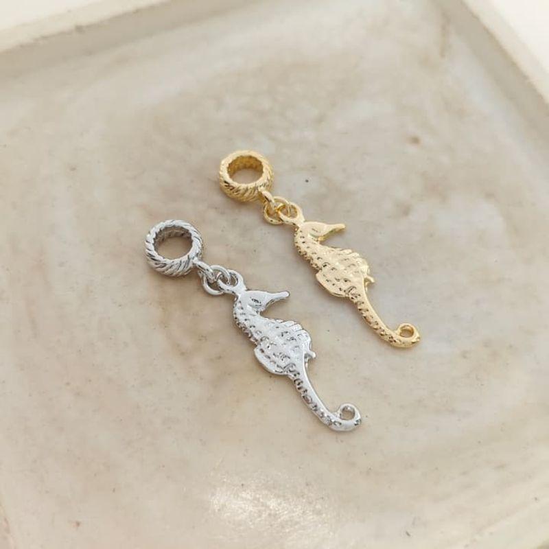 berloque cavalo marinho rhodio