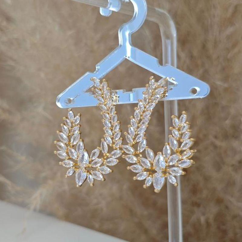 brinco anzol cravejado