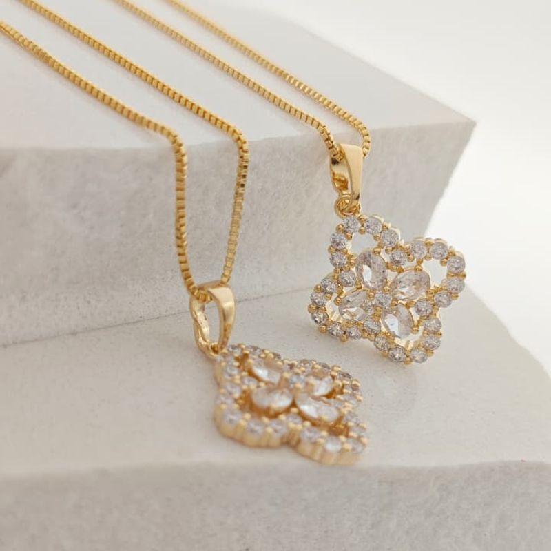 corrente trevo de cristal