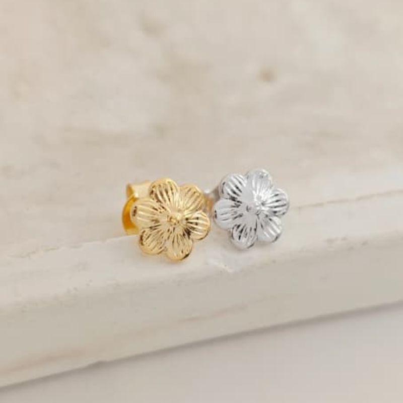 brinco de florzinha rhodio