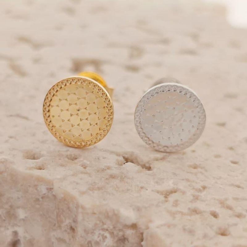 brinco redondo com textura